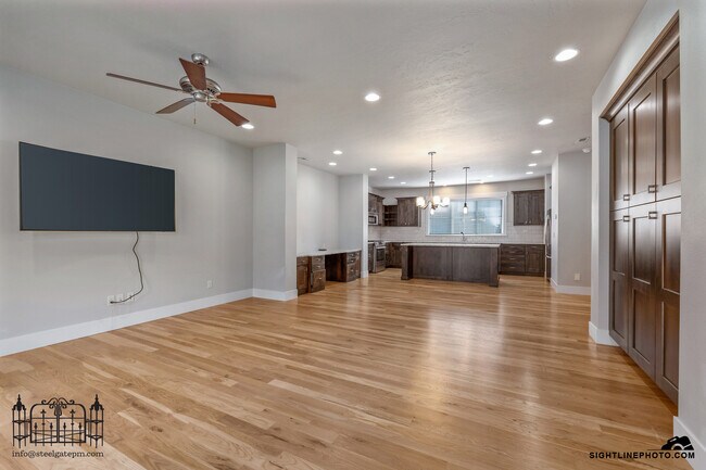 Foto del edificio - 3287 E Thoroughbred Ln