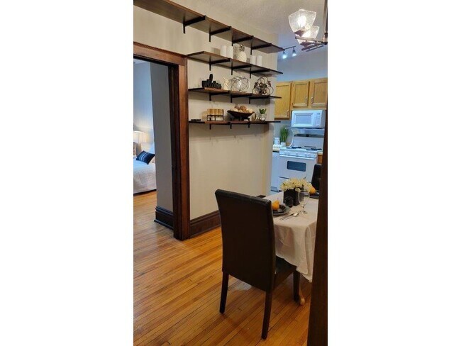 Foto del edificio - 1204 Harmon Pl