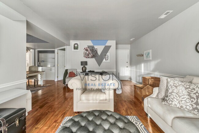 Foto del edificio - 5761 S Waterbury Cir
