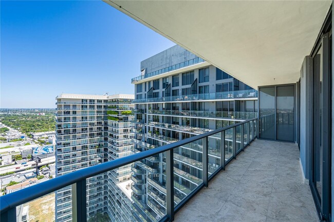 Foto del edificio - 121 NE 34th St