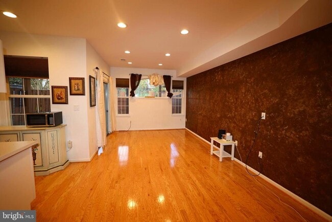 Foto del edificio - 20635 Glenmere Square