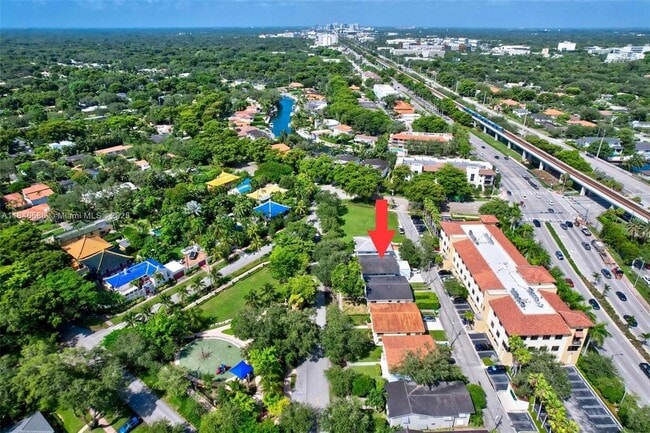 Foto del edificio - 539 Menendez Ave