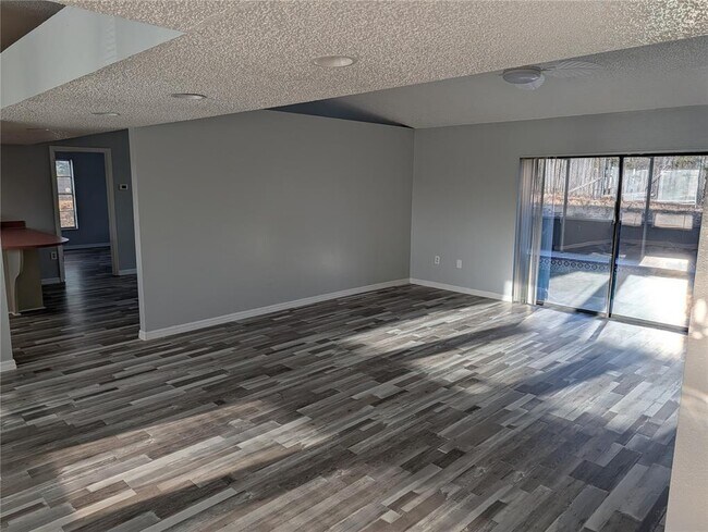 Foto del edificio - 5327 Baldock Ave