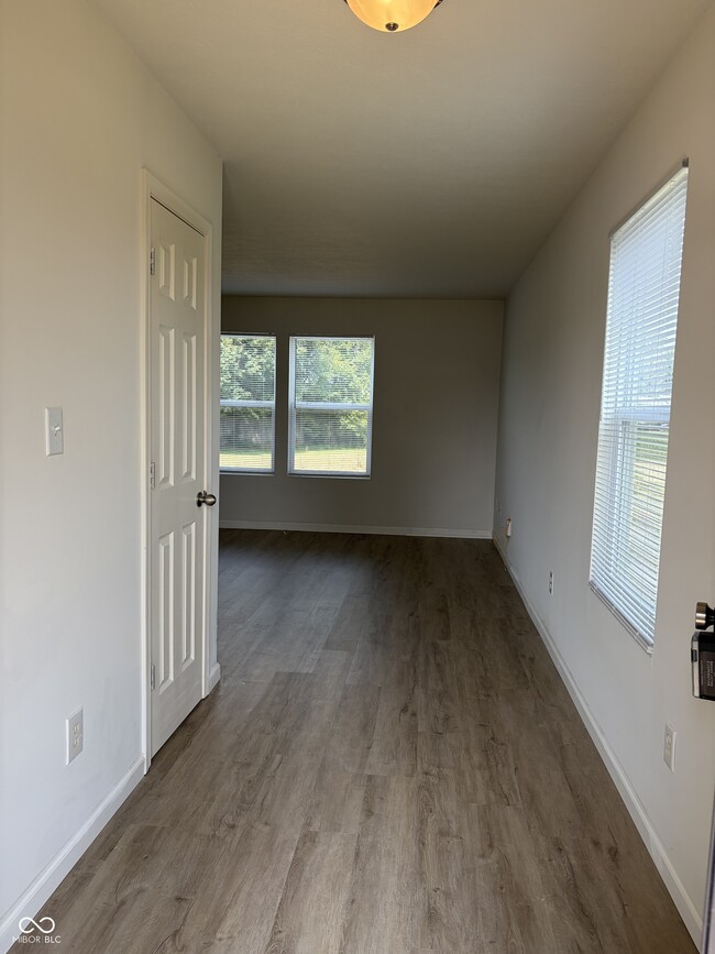 Building Photo - 2015 Falcon Ct