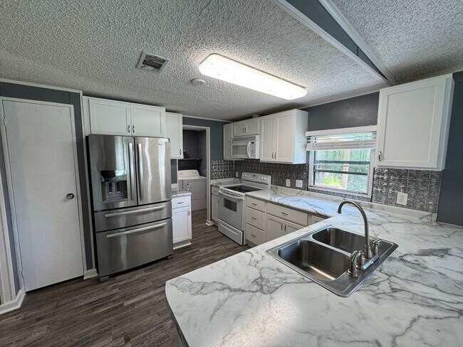 Foto del edificio - 604 NE Craven St