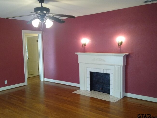 Building Photo - 409 Sunny Ln