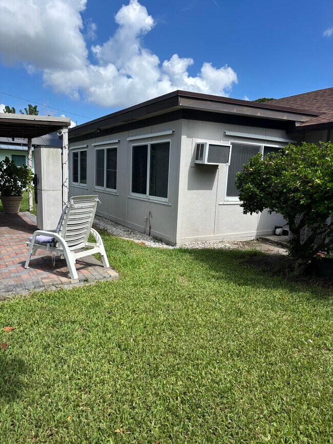 Foto del edificio - 3721 Brooklyn Ln