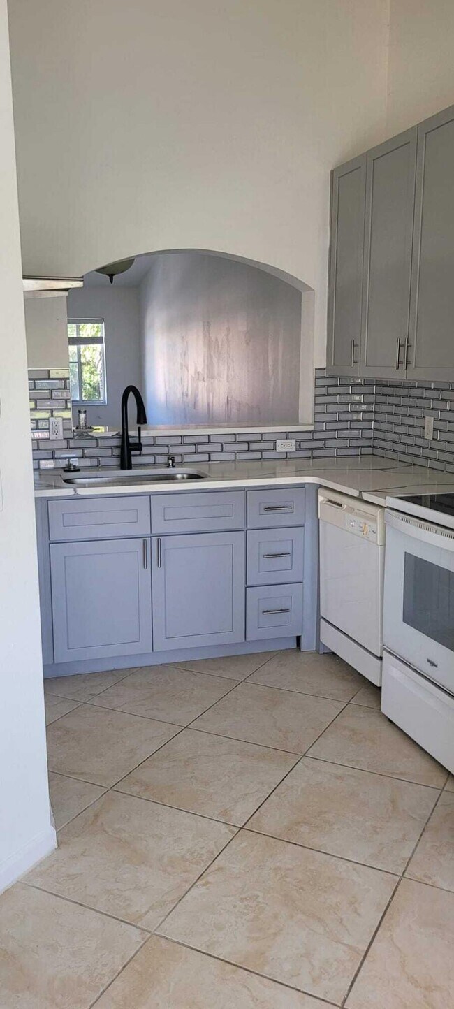 Foto del edificio - 3478 Briar Bay Blvd