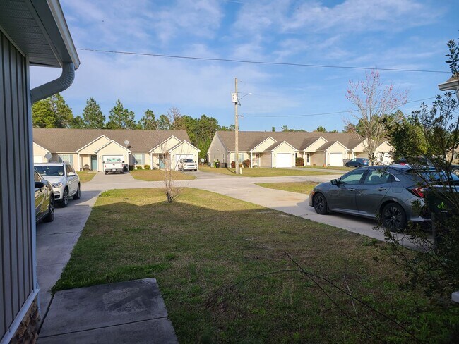 Foto del edificio - 2 bedroom, 2 bath unfurnished home - Pine Ridge Community - Holly Ridge