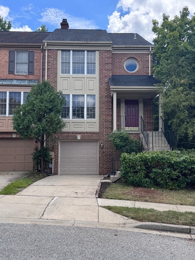 Building Photo - 9401 Rosmarin Way