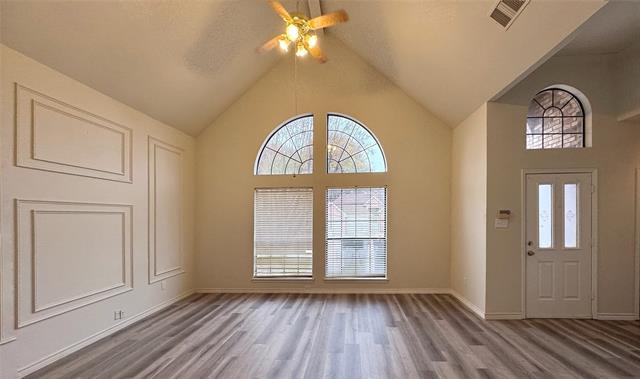 Foto del edificio - 1401 Summercrest Ln