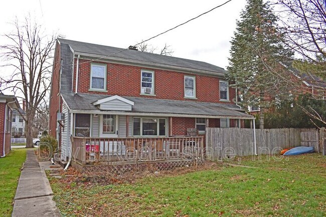 Building Photo - 415 W Main St