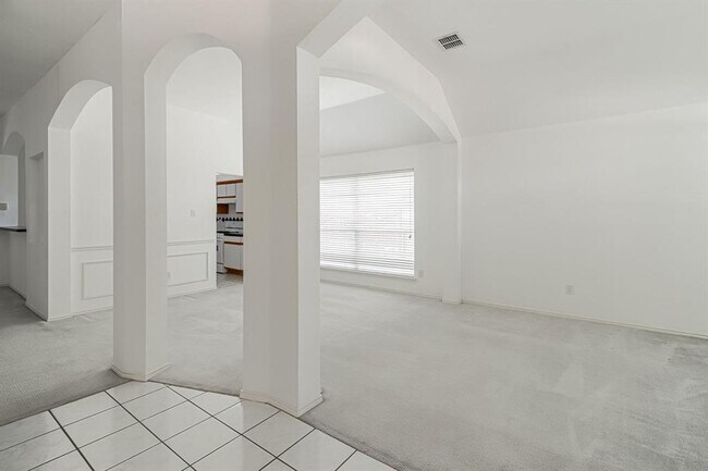 Building Photo - 5200 Cheyenne Trail