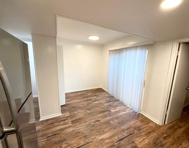 Building Photo - 3212 Crosscreek Dr
