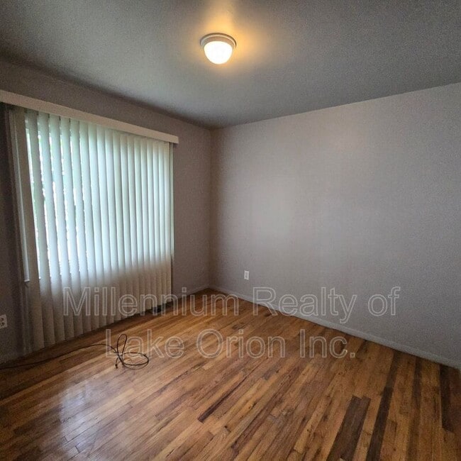 Building Photo - 774 E Beverly Ave