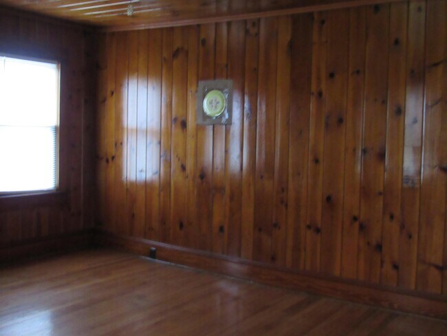 Building Photo - 155 Woodland Dr