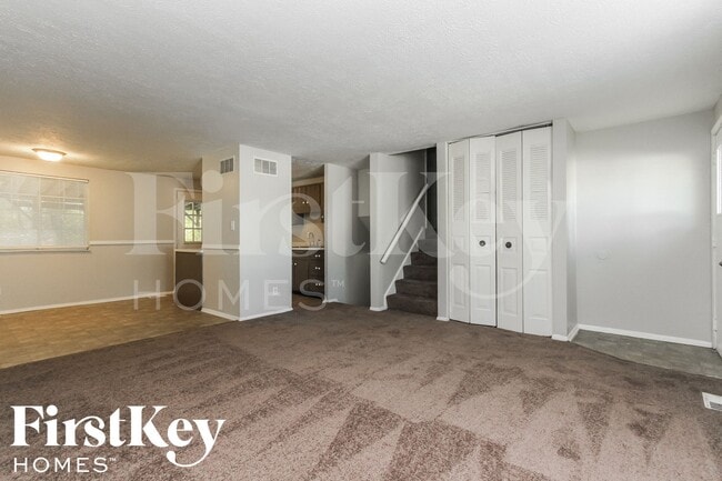 Building Photo - 2530 Fairhaven Dr