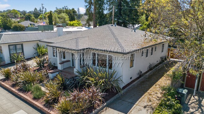 Foto del edificio - 612 Petaluma Blvd S