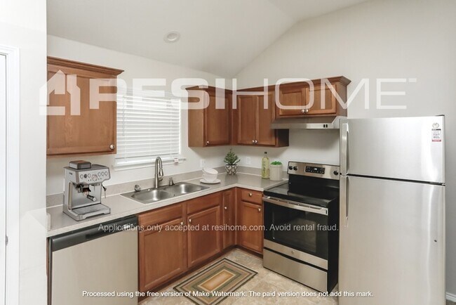 Foto del edificio - 9804 Crocker Dr