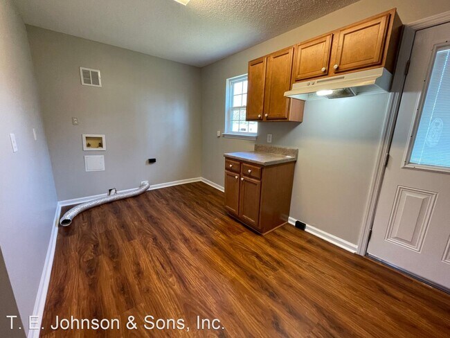 Building Photo - 3 br, 1 bath House - 1900 Taylor Street