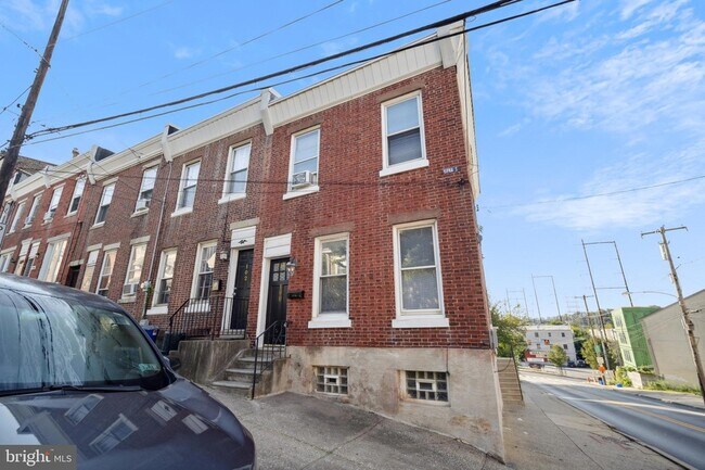 Building Photo - 100 Ripka St