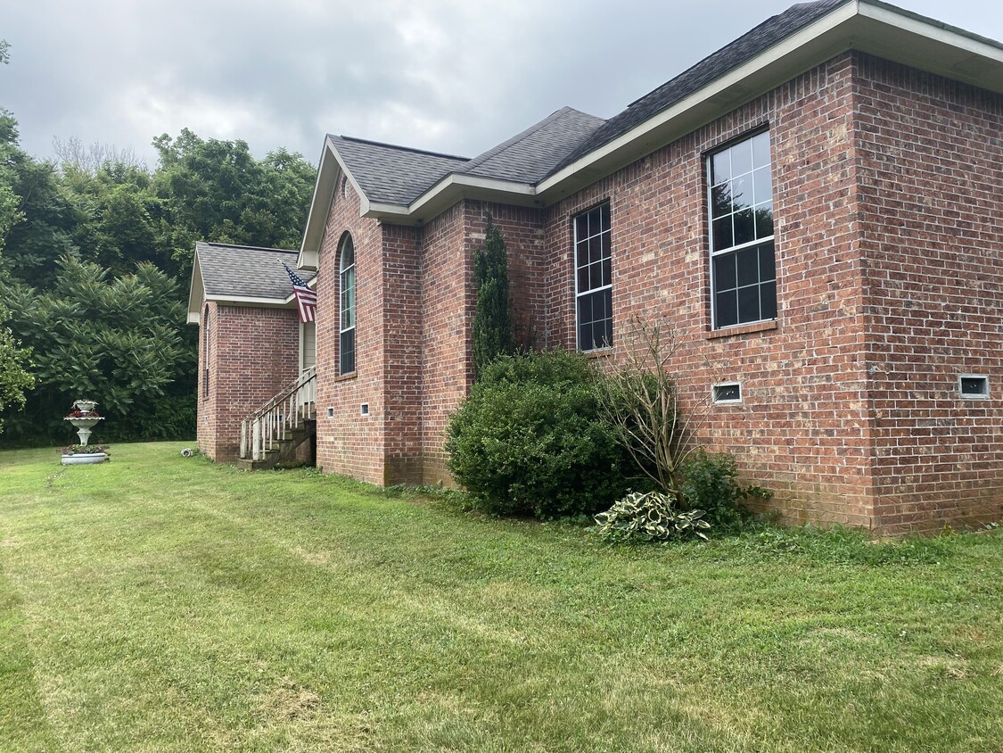 Building Photo - 2299 Floyd Rd