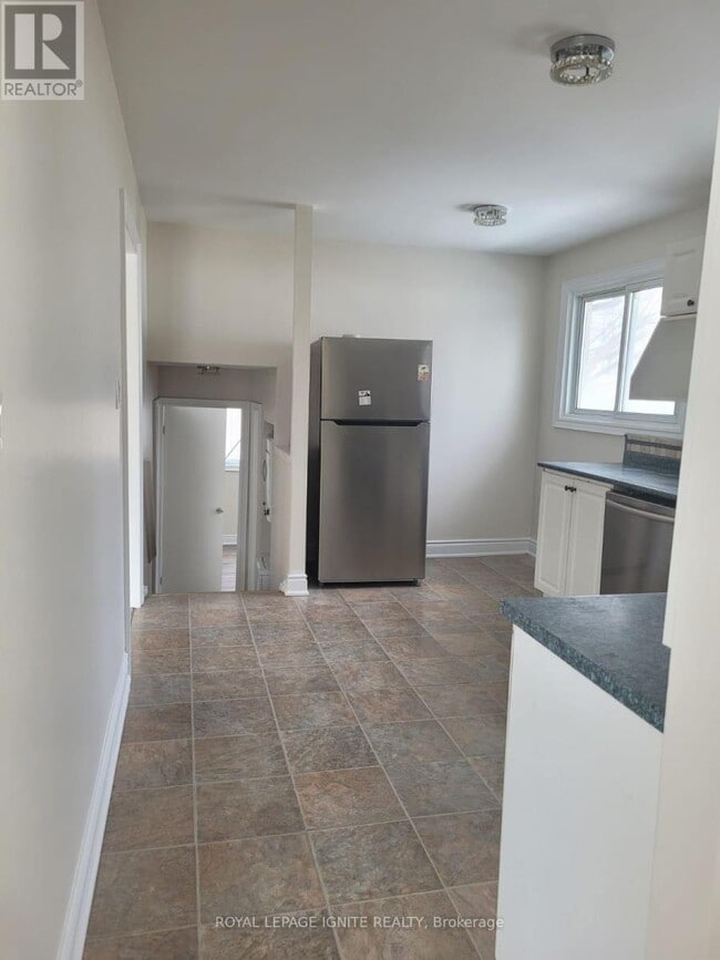 Building Photo - 26 Carberry Crescent