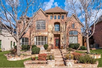 Building Photo - 2344 Chenault Dr