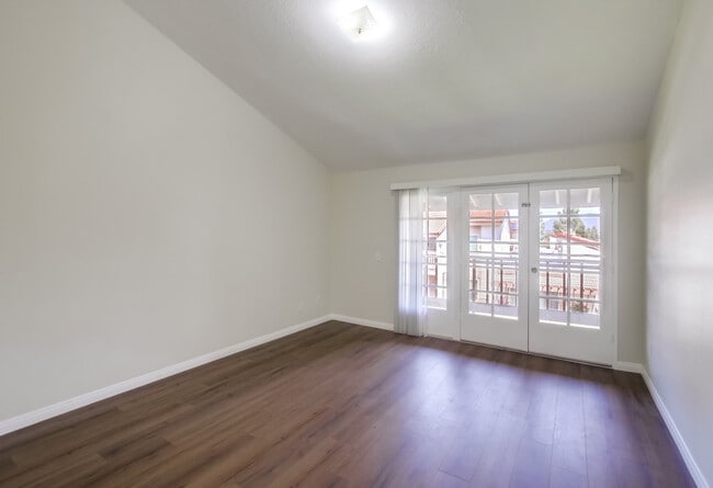 Foto del edificio - 11864 Bernardo Terrace
