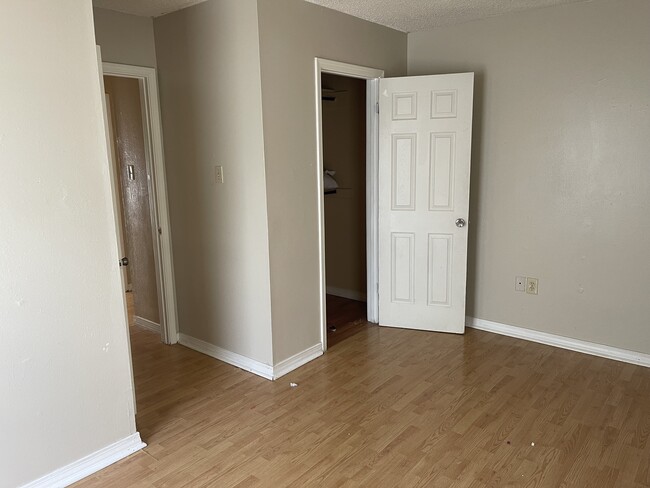 Building Photo - 3432 Yorkfield Dr