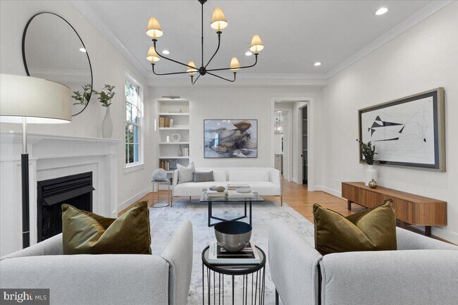 Foto del edificio - 5002 Hurst Terrace NW