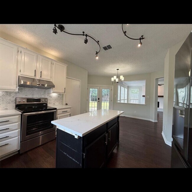 Foto del edificio - 10700 Jackson Ln