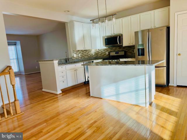 Building Photo - 15811 Bobolink Dr