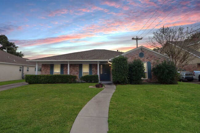 Foto del edificio - 9807 Braewick Dr