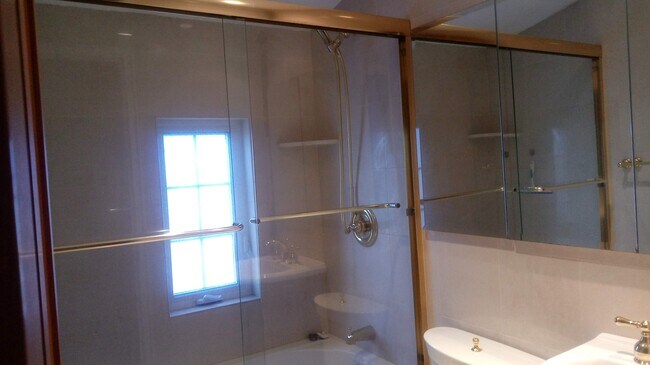 Foto del edificio - 277 Whitehall Rd S