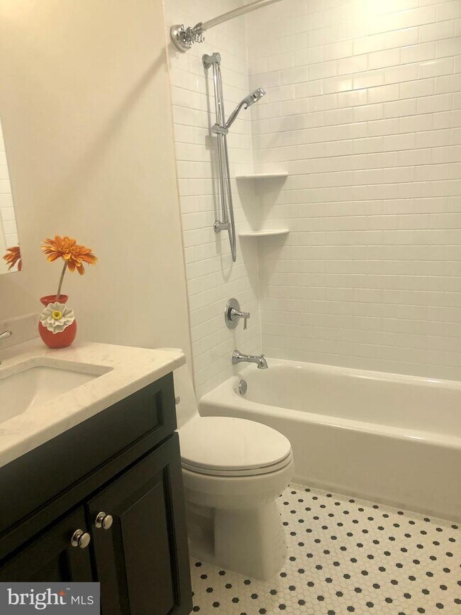 Foto del edificio - 109 Hawthorne Ave