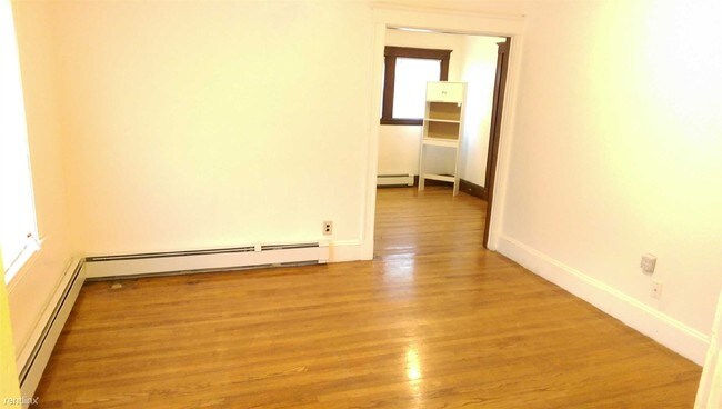 Building Photo - 35 E Park Ave