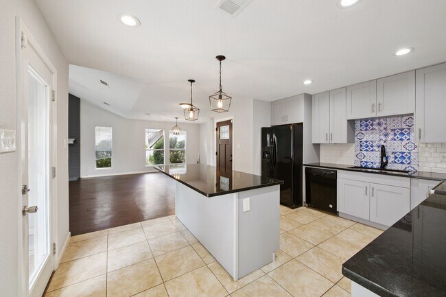Foto del edificio - 10415 Eagle Glen Dr