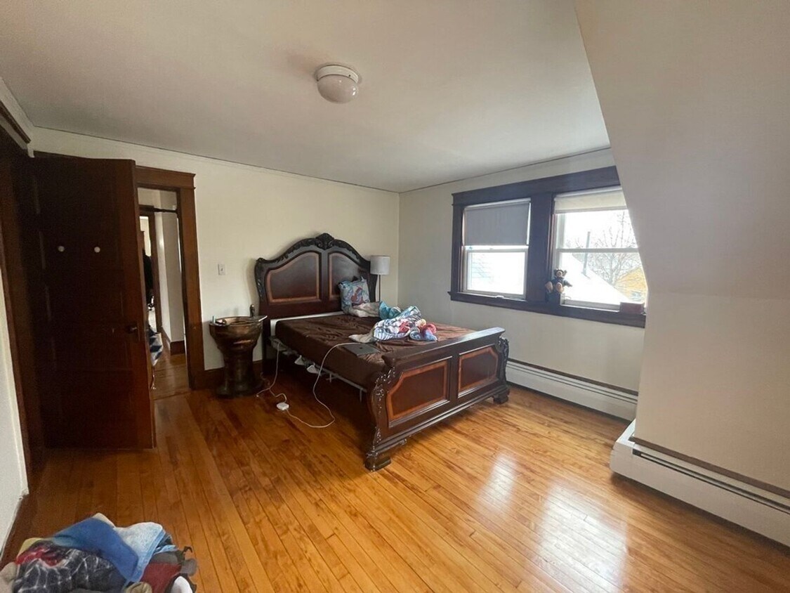 Foto principal - 3+ Bed * Newtonville