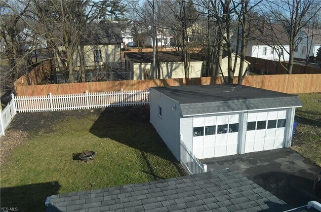 Large Yard - Pets Welcome! - 4408 Oak Park Ave