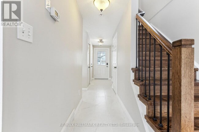 Building Photo - 213 Snowdrop Crescent