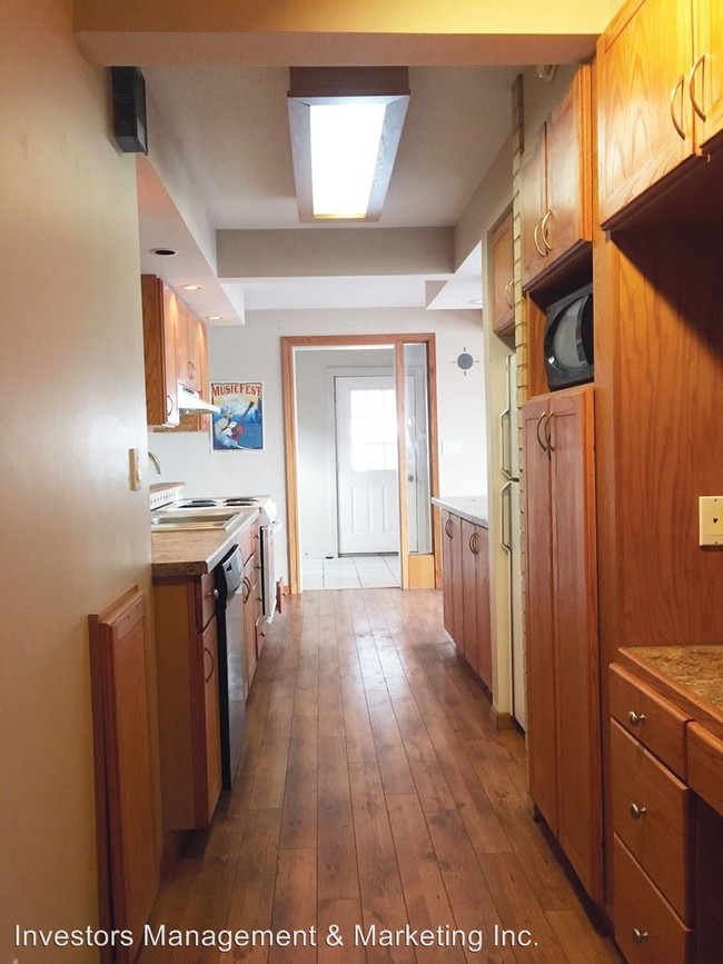 Building Photo - 415 7th St SW