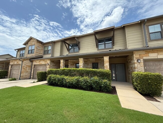 Building Photo - 3144 Gorge Way