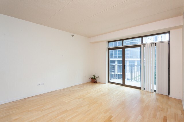 Foto del edificio - 1250 S Indiana Ave