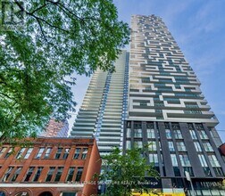 Building Photo - 25 Richmond St E