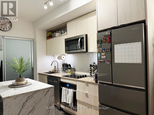 Photo du bâtiment - 135 Lower Sherbourne St