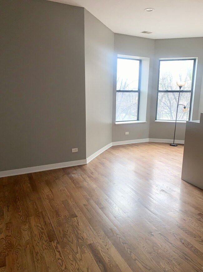 Foto del edificio - 4710 S King Dr
