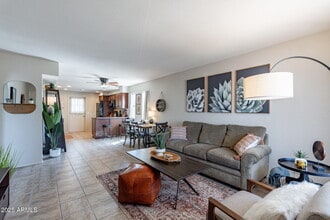 Building Photo - 12635 N La Montana Dr