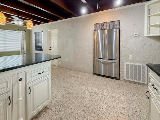 Foto del edificio - 2907 Lynnhurst St