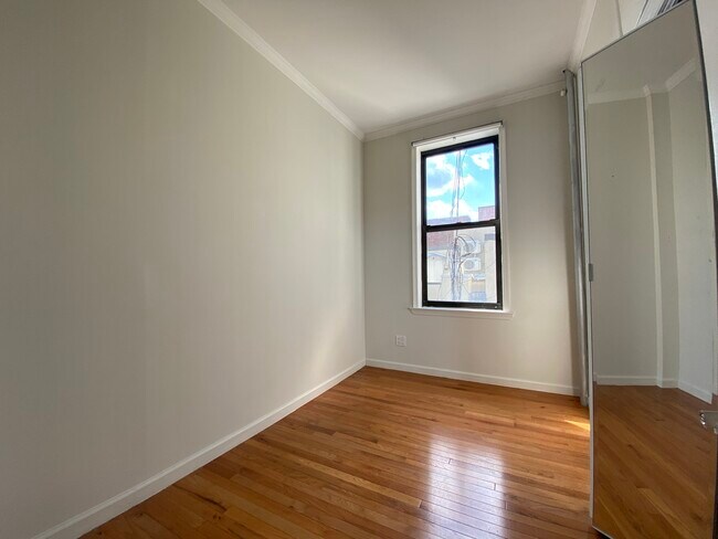 bedroom - 133 Avenue D Ave